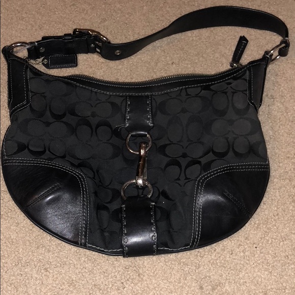 Coach Handbags - AUTHENTIC Coach purse